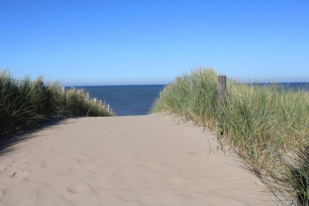 Schoon Sfeervol Souterrain Katwijk aan Zee Exterior foto